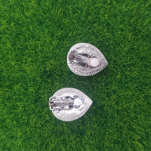 Premier Usa Clip On Earrings E1012 - Picture 2 of 3